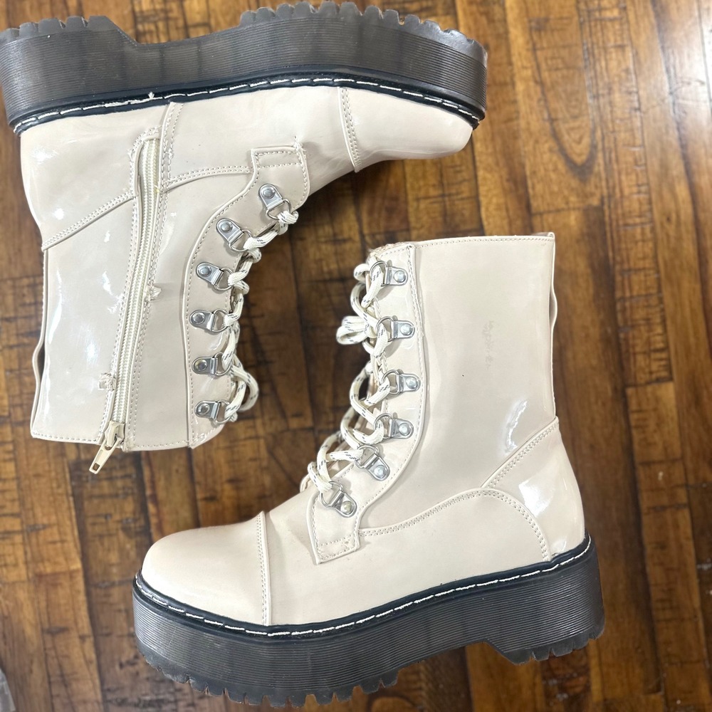 Y2K Union Bay Patent Combat Boot Chunky Platform Lug Sole Beige Women 7 Side Zip - Picture 3 of 9